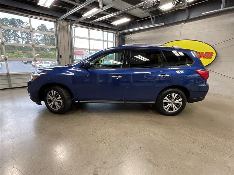 2019 NISSAN PATHFINDER SV