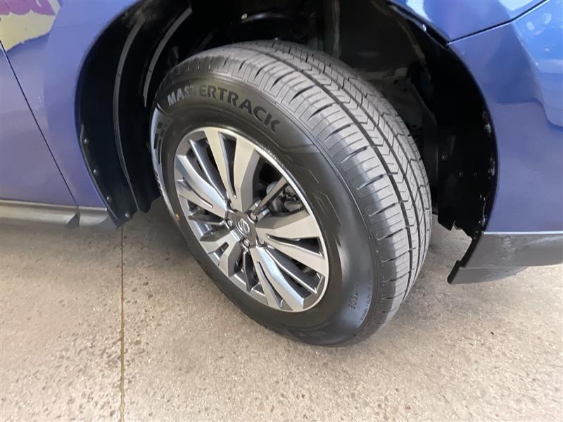 2019 NISSAN PATHFINDER SV