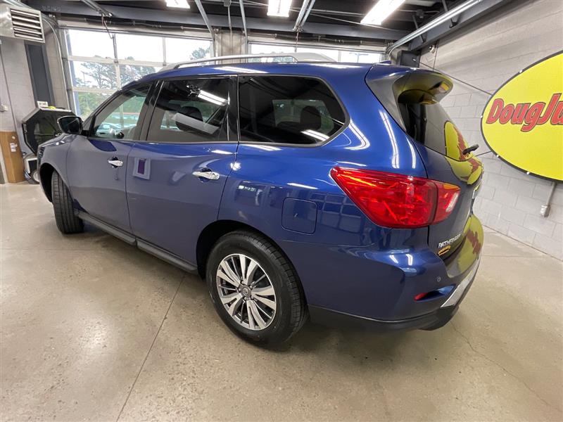2019 NISSAN PATHFINDER SV