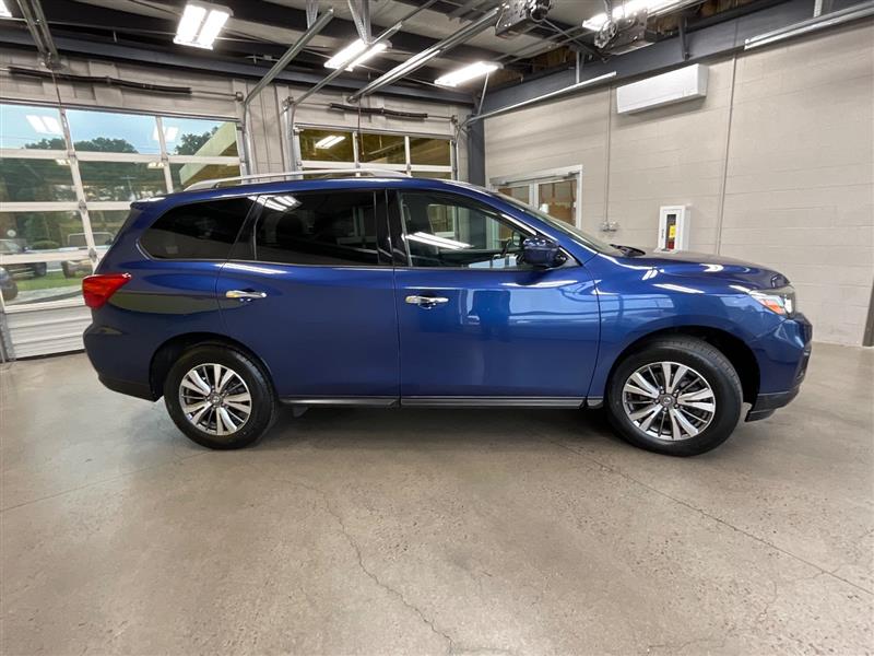 2019 NISSAN PATHFINDER SV