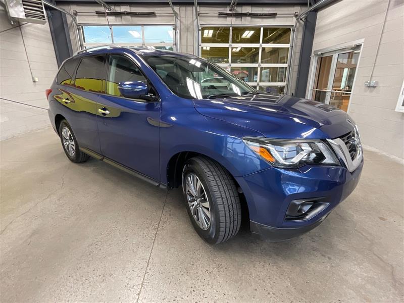 2019 NISSAN PATHFINDER SV