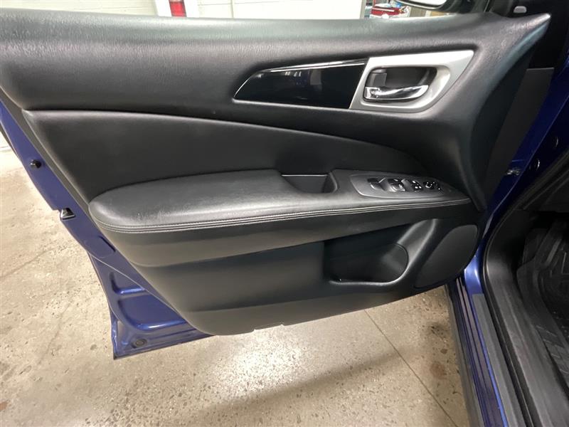 2019 NISSAN PATHFINDER SV