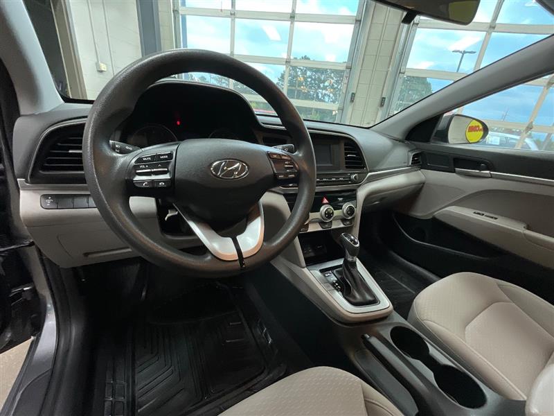 2019 HYUNDAI ELANTRA SE