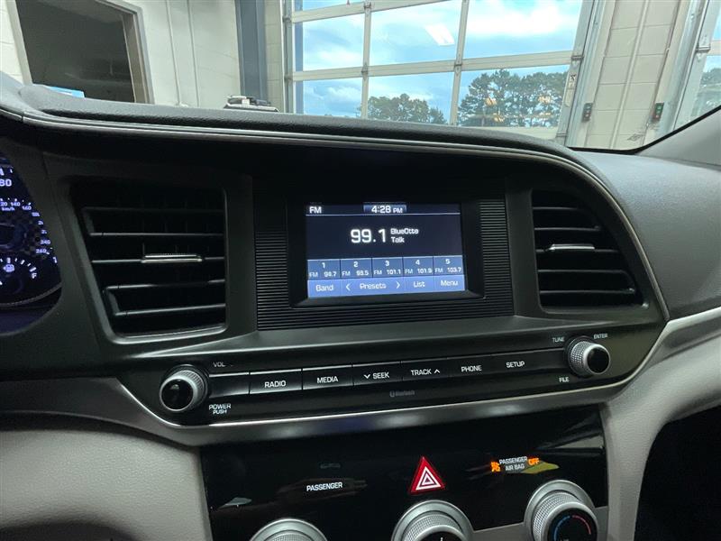 2019 HYUNDAI ELANTRA SE