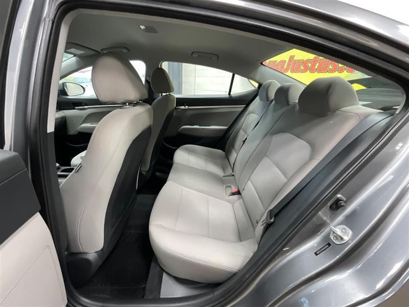2019 HYUNDAI ELANTRA SE