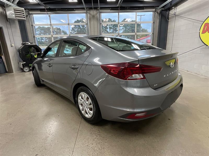2019 HYUNDAI ELANTRA SE