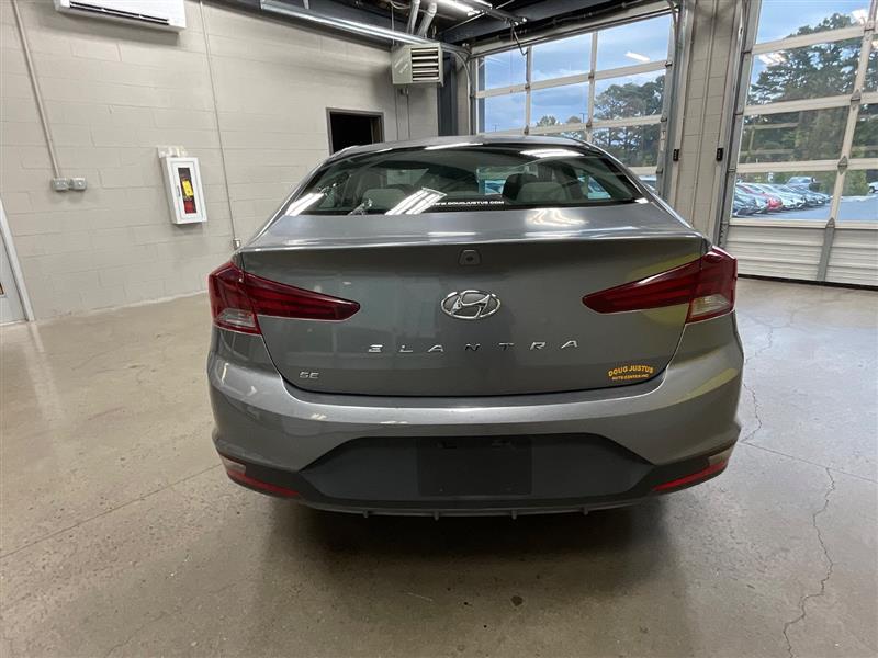 2019 HYUNDAI ELANTRA SE