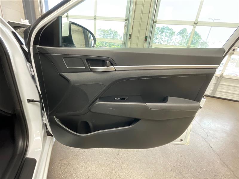 2019 HYUNDAI ELANTRA SE