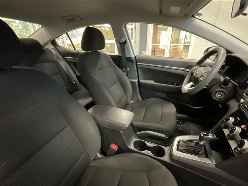 2019 HYUNDAI ELANTRA SE
