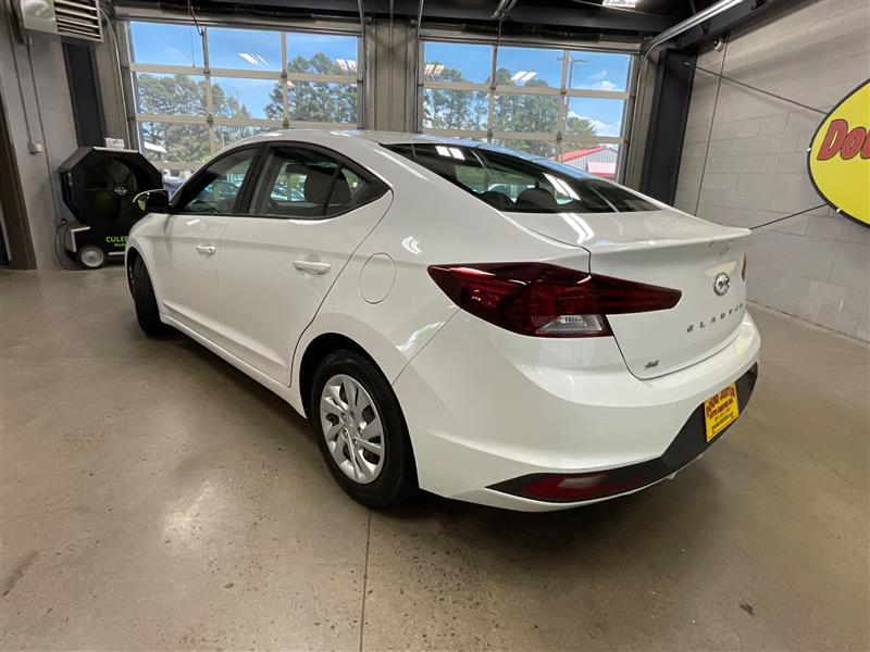 2019 HYUNDAI ELANTRA SE