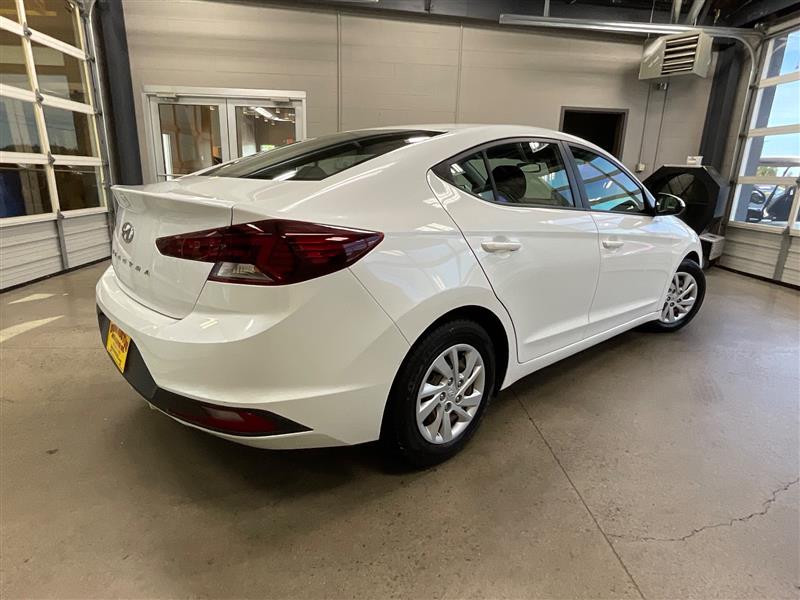 2019 HYUNDAI ELANTRA SE