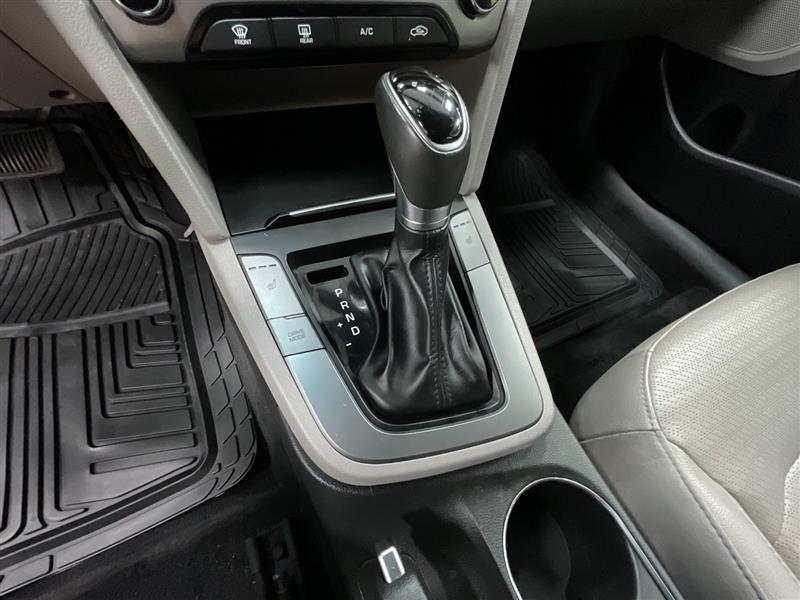 2017 HYUNDAI ELANTRA LIMITED