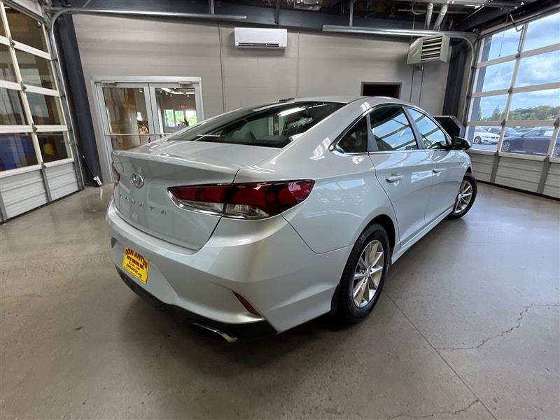 2018 HYUNDAI SONATA SE