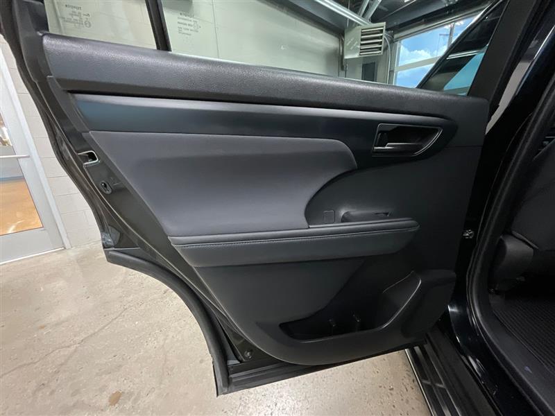 2022 TOYOTA HIGHLANDER L
