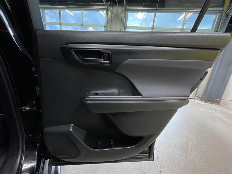 2022 TOYOTA HIGHLANDER L