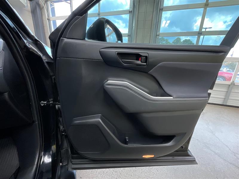 2022 TOYOTA HIGHLANDER L