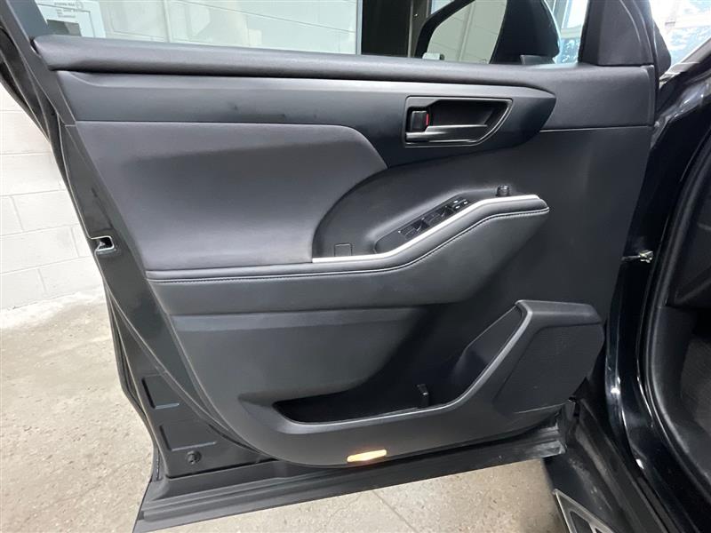 2022 TOYOTA HIGHLANDER L