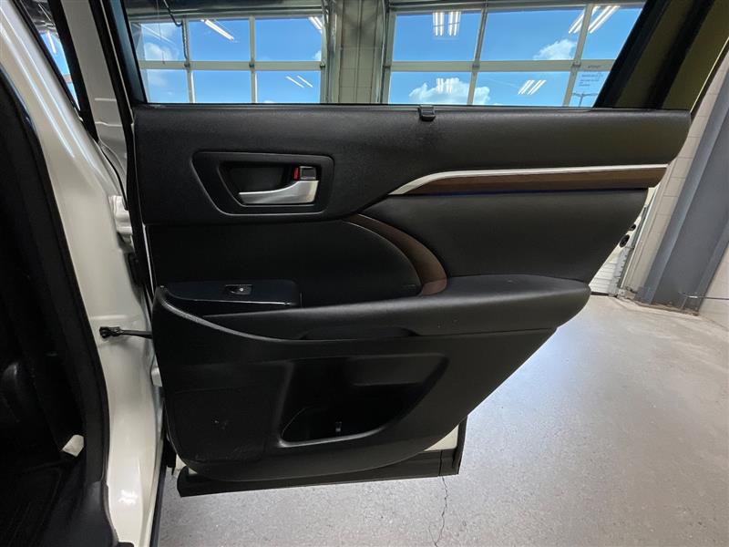 2016 TOYOTA HIGHLANDER HYBRID Limited
