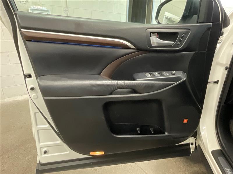 2016 TOYOTA HIGHLANDER HYBRID LIMITED