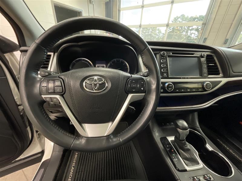 2016 TOYOTA HIGHLANDER HYBRID LIMITED