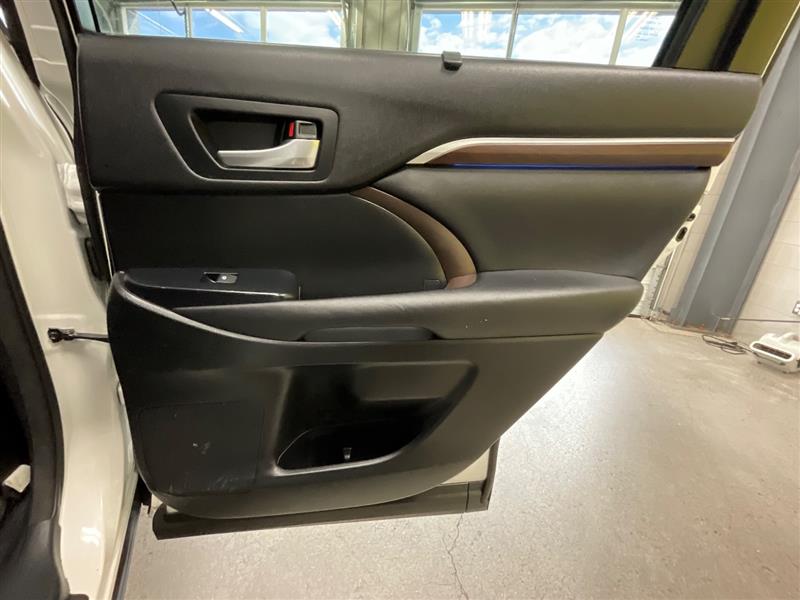 2016 TOYOTA HIGHLANDER HYBRID LIMITED