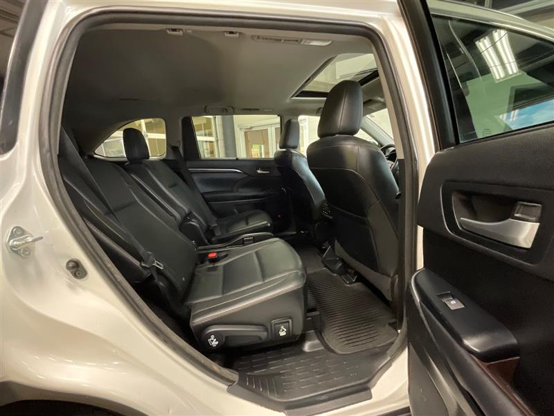 2016 TOYOTA HIGHLANDER HYBRID LIMITED