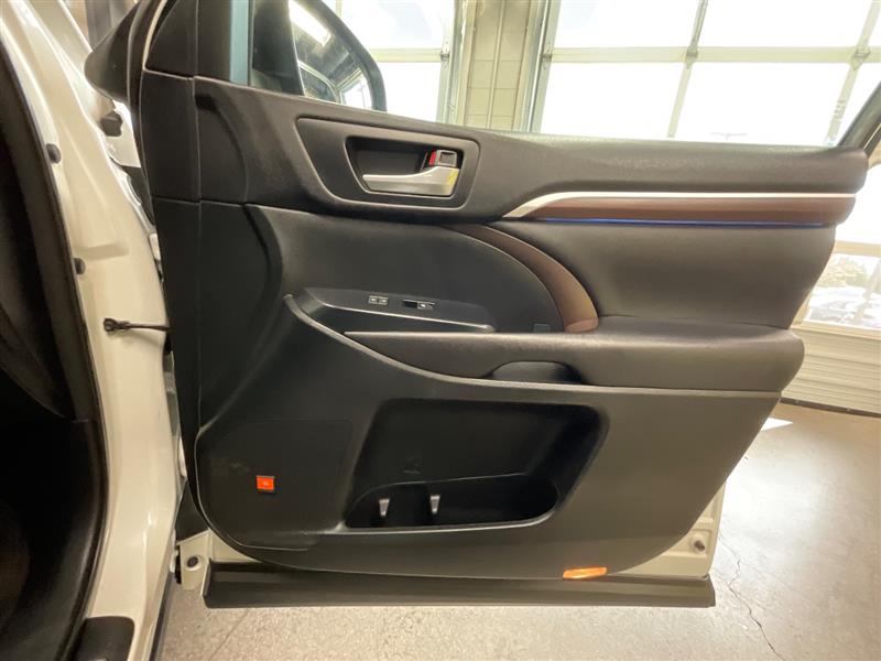 2016 TOYOTA HIGHLANDER HYBRID LIMITED