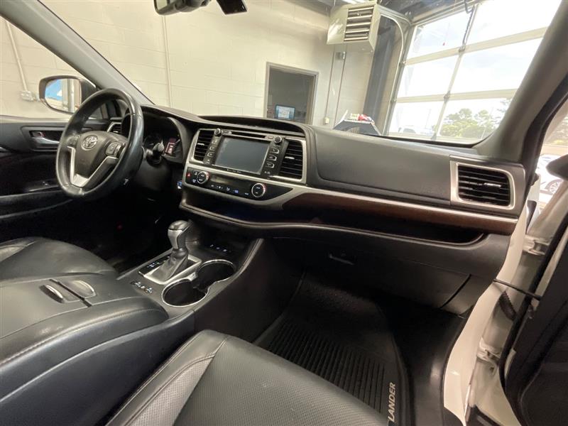 2016 TOYOTA HIGHLANDER HYBRID LIMITED