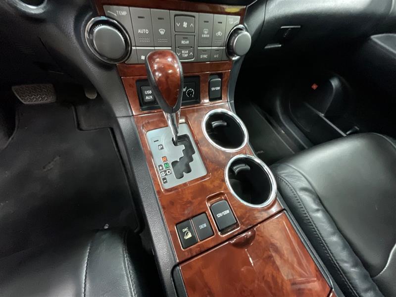 2011 TOYOTA HIGHLANDER LIMITED