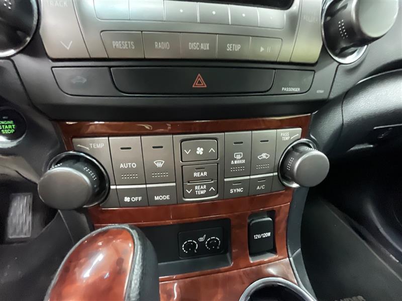 2011 TOYOTA HIGHLANDER LIMITED