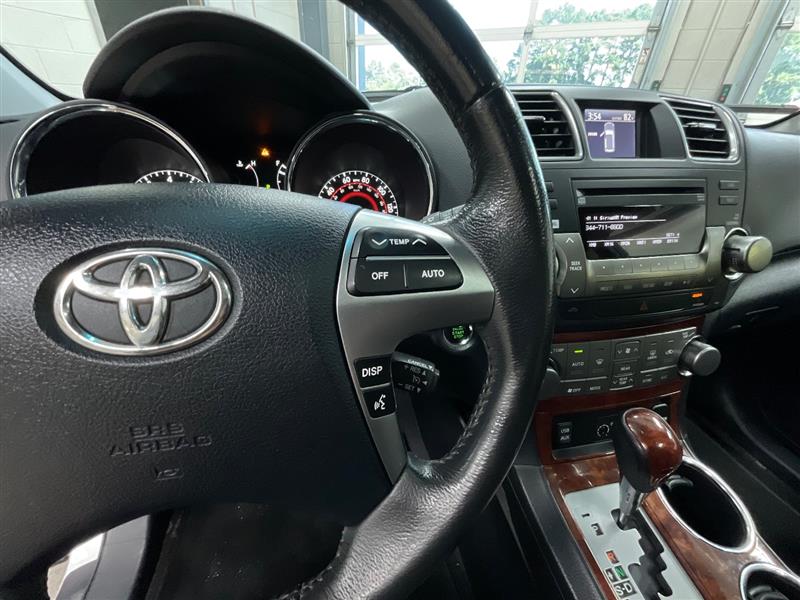 2011 TOYOTA HIGHLANDER LIMITED