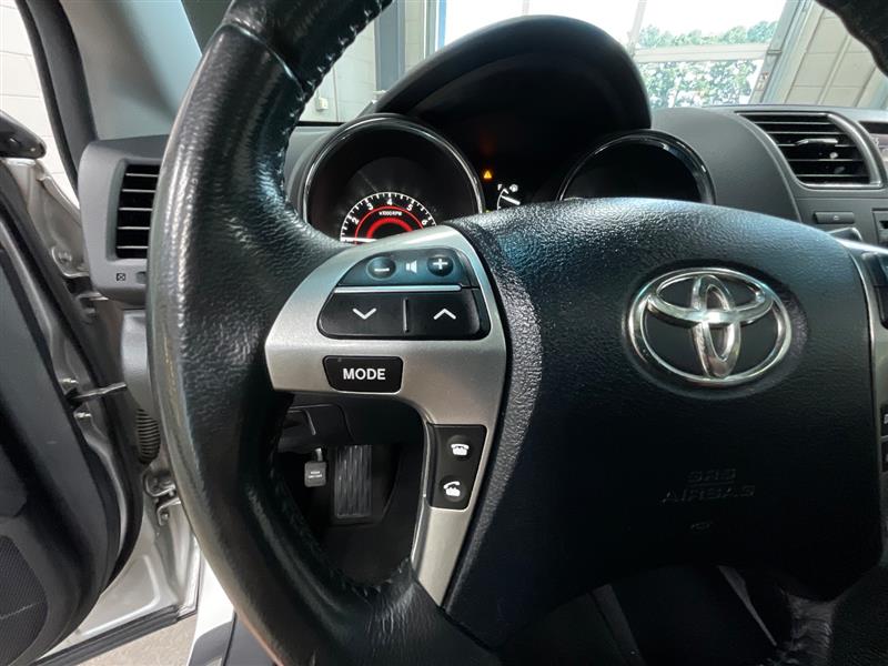 2011 TOYOTA HIGHLANDER LIMITED