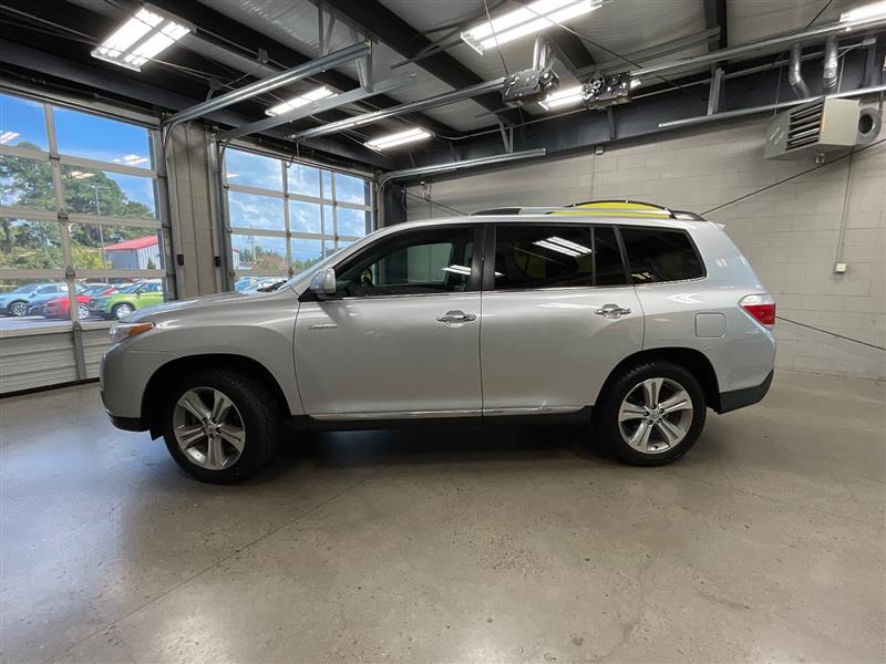 2011 TOYOTA HIGHLANDER LIMITED