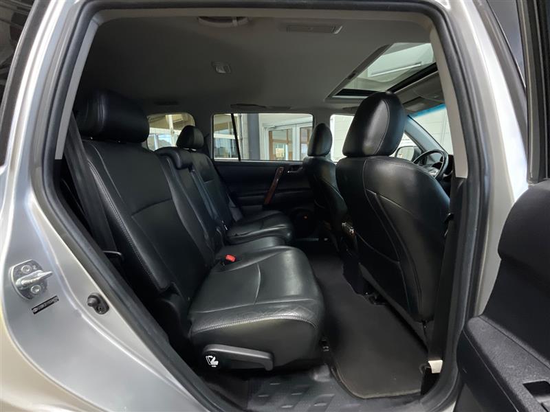 2011 TOYOTA HIGHLANDER LIMITED