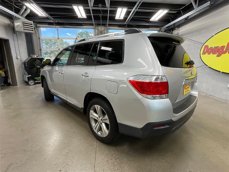 2011 TOYOTA HIGHLANDER LIMITED