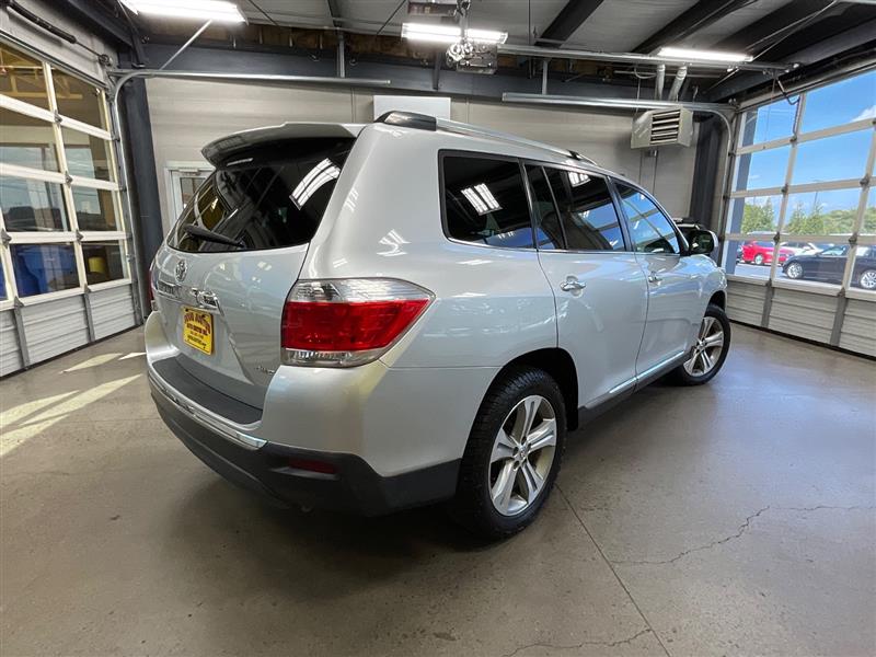 2011 TOYOTA HIGHLANDER LIMITED