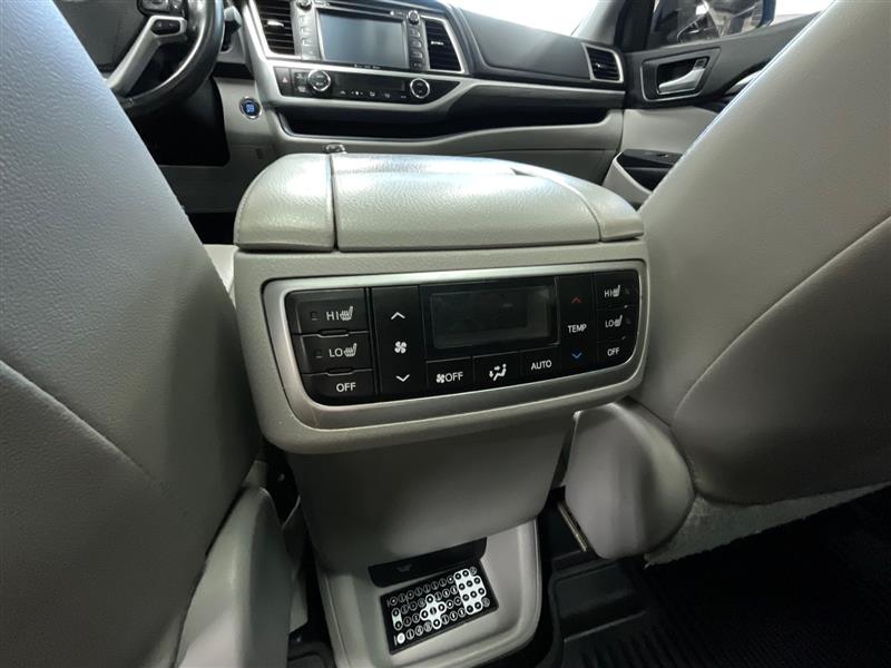 2017 TOYOTA HIGHLANDER LIMITED