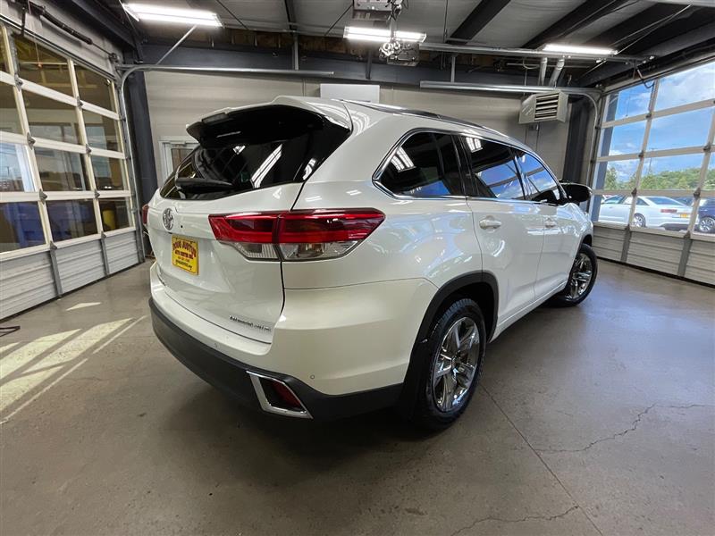 2017 TOYOTA HIGHLANDER LIMITED