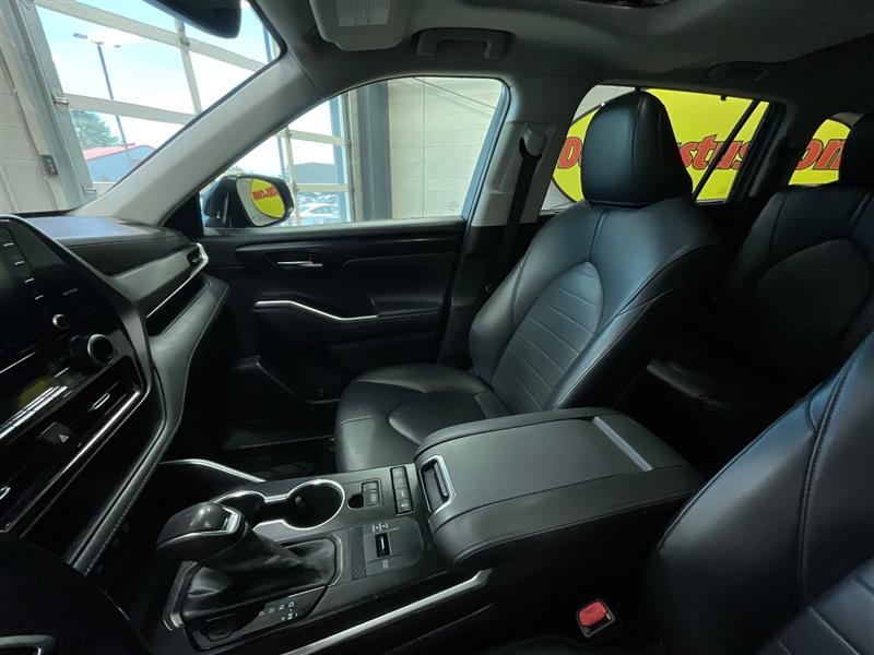 2021 TOYOTA HIGHLANDER XLE