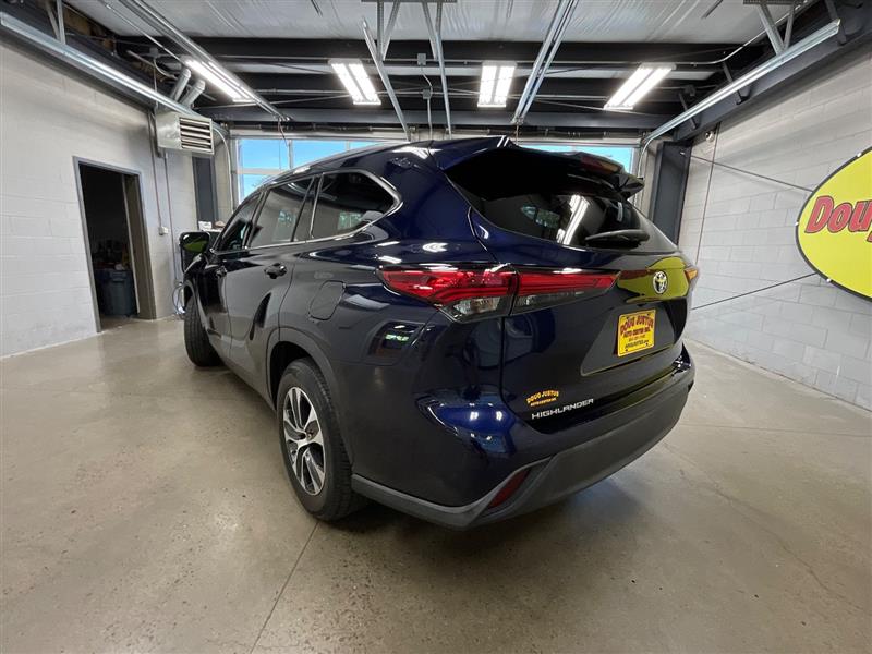 2021 TOYOTA HIGHLANDER XLE