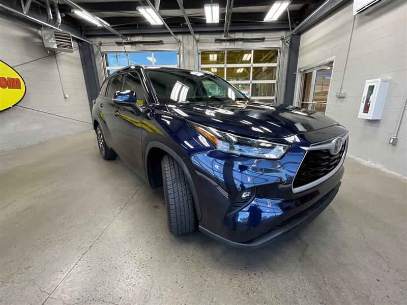 2021 TOYOTA HIGHLANDER XLE