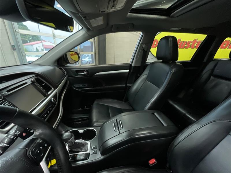 2019 TOYOTA HIGHLANDER XLE