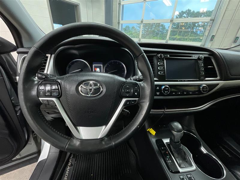 2019 TOYOTA HIGHLANDER XLE