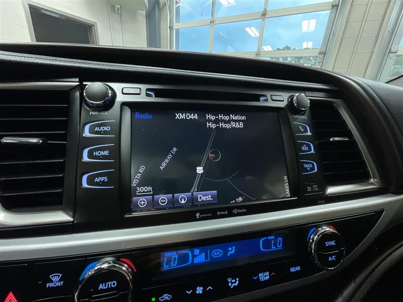 2019 TOYOTA HIGHLANDER XLE