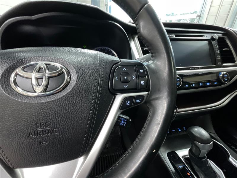 2019 TOYOTA HIGHLANDER XLE