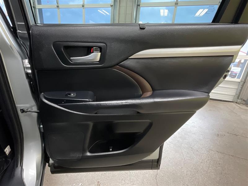 2019 TOYOTA HIGHLANDER XLE