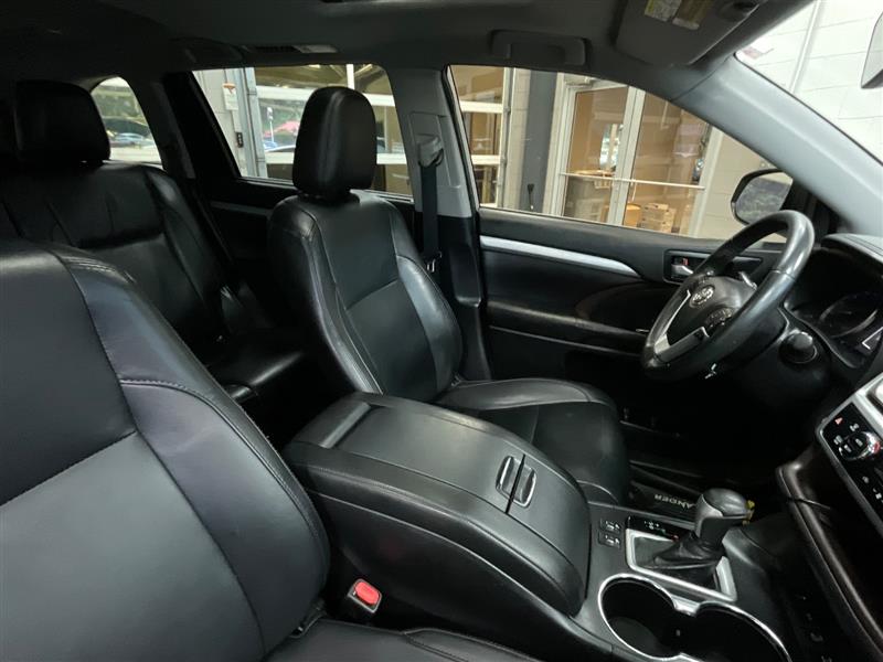 2019 TOYOTA HIGHLANDER XLE