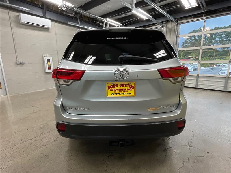 2019 TOYOTA HIGHLANDER XLE
