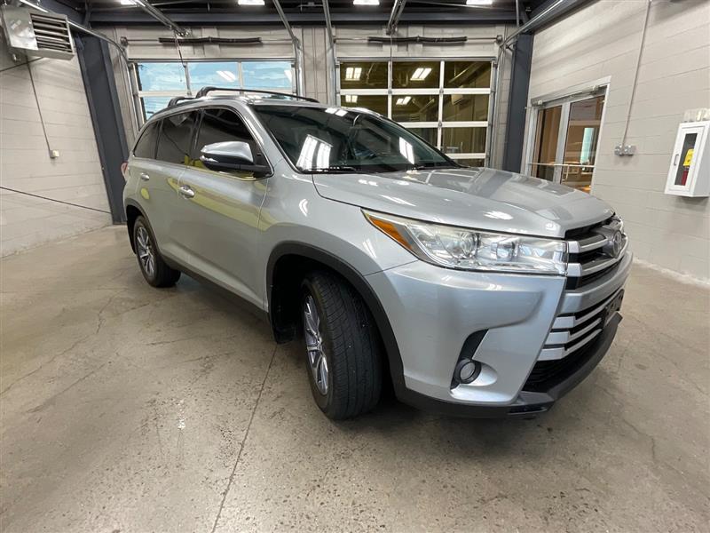 2019 TOYOTA HIGHLANDER XLE