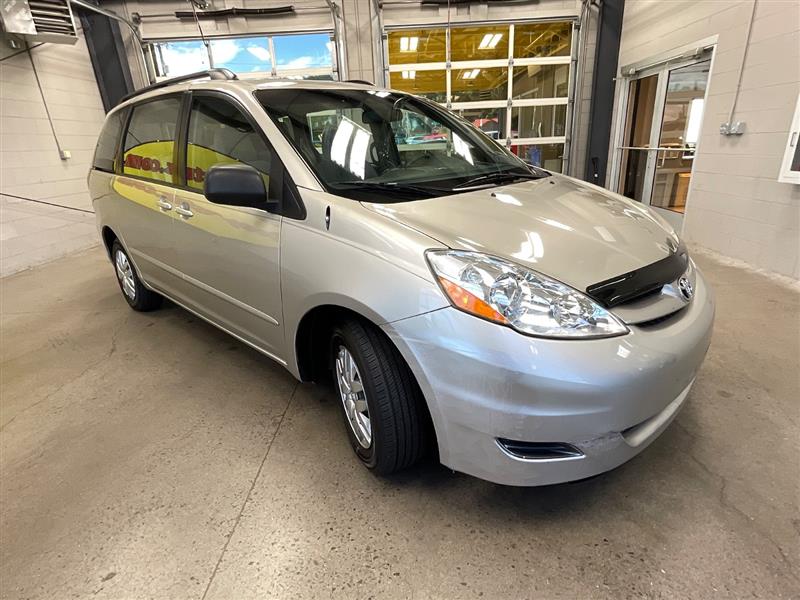 2010 TOYOTA SIENNA CE/LE